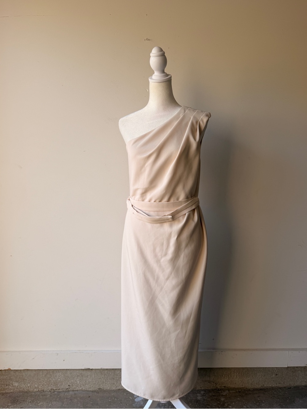 UNDRESS AISHA Pastel Cream One Shoulder Midi Dress